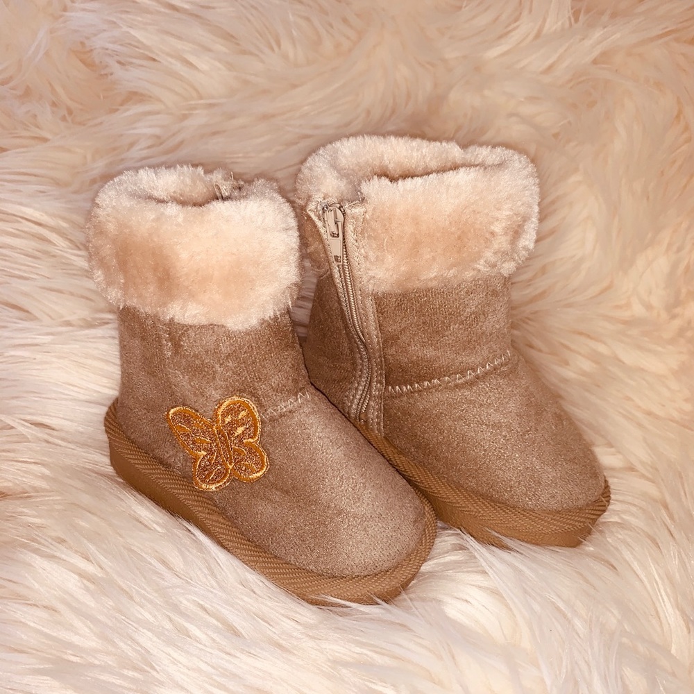 NWOB Infant SZ. 3 Fuzzy Winter Boots